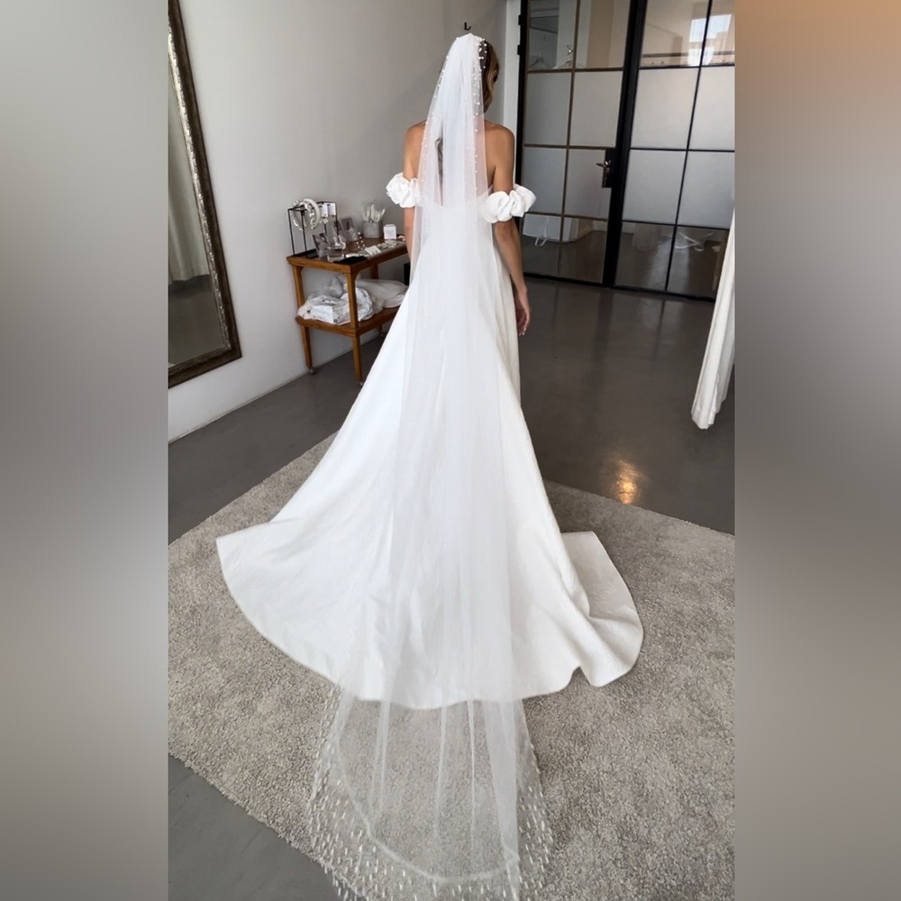 Alena Leena, custom made pearl wedding veil